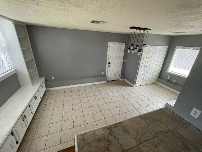 Foto del edificio - 1631 Andover Ct