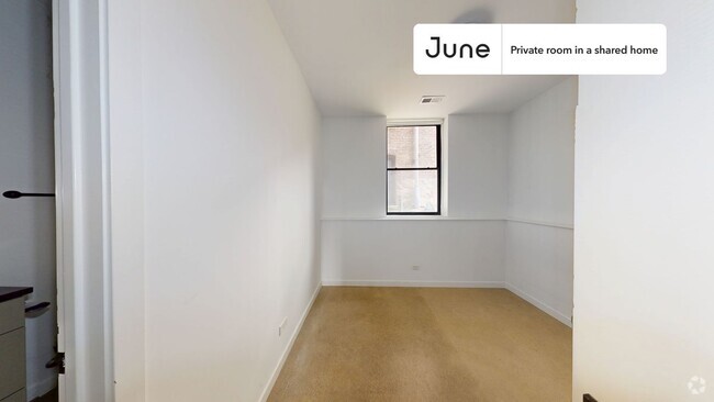 Building Photo - Private bedroom in 4 bed/3.5 bath Home