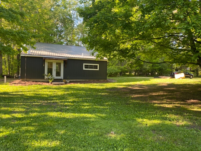 Building Photo - 42 S Lake George Rd