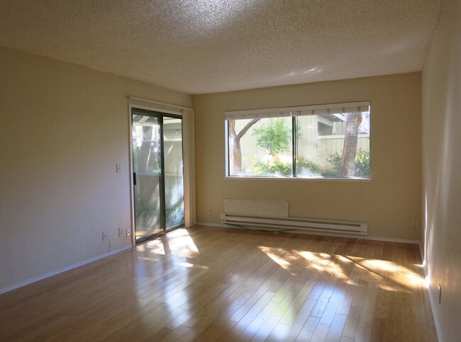 Building Photo - 1 bedroom 1 bath condo in heart of Silicon...