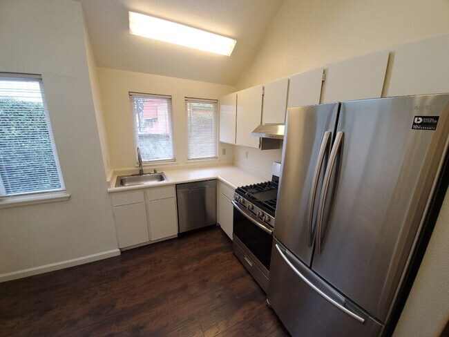 Foto del edificio - 830 Crescent Way