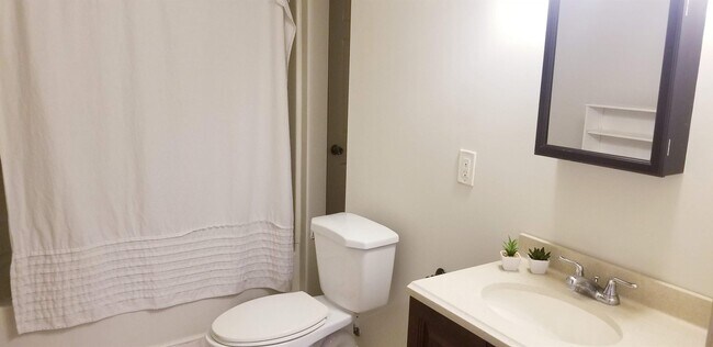 Building Photo - 1115 Clydedale Dr