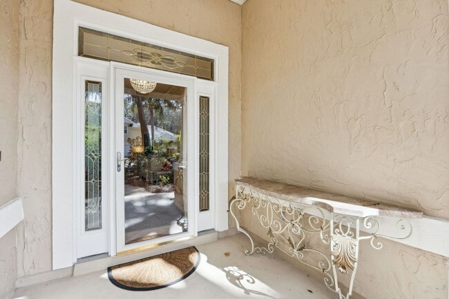 Building Photo - Ocean Village, 3 bed, 2 bath, FULLY furnished home! Walk to the Beach!