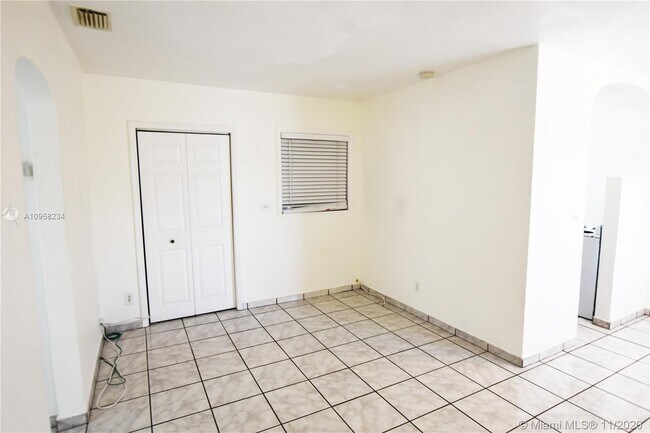 Foto del edificio - 1341 SW 21st Terrace