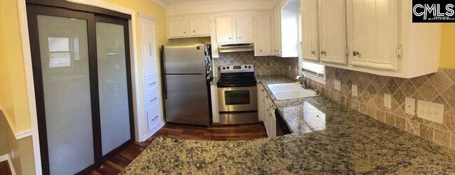 Building Photo - 208 Camp Creek Dr