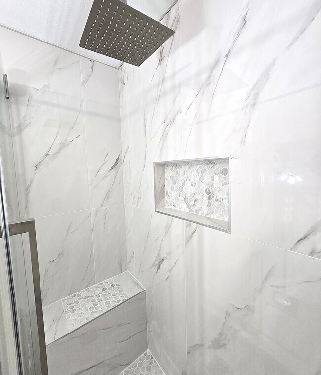 Foto del edificio - 5705 Seneca Dr