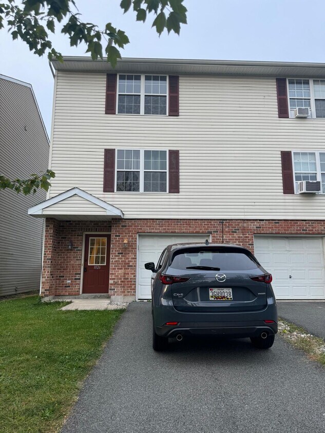 Foto principal - 1026 W Tioga St