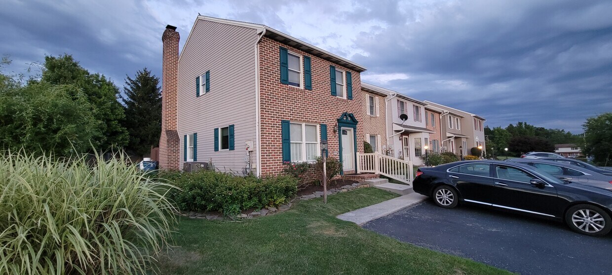 Primary Photo - 655 Park Ridge Dr