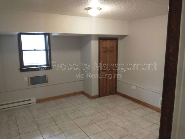 Building Photo - 112 S Watauga Ave