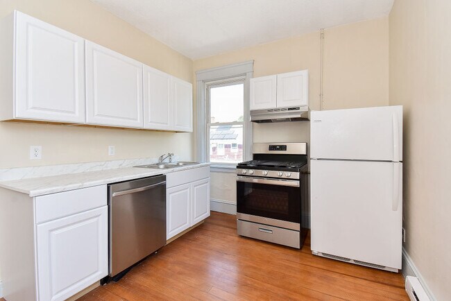 Building Photo - 979 Mineral Spring Ave