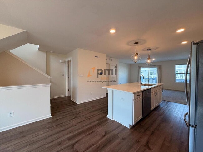 Building Photo - 8726 Orchid Dr