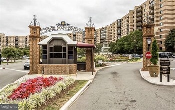 Building Photo - 8370 Greensboro Dr