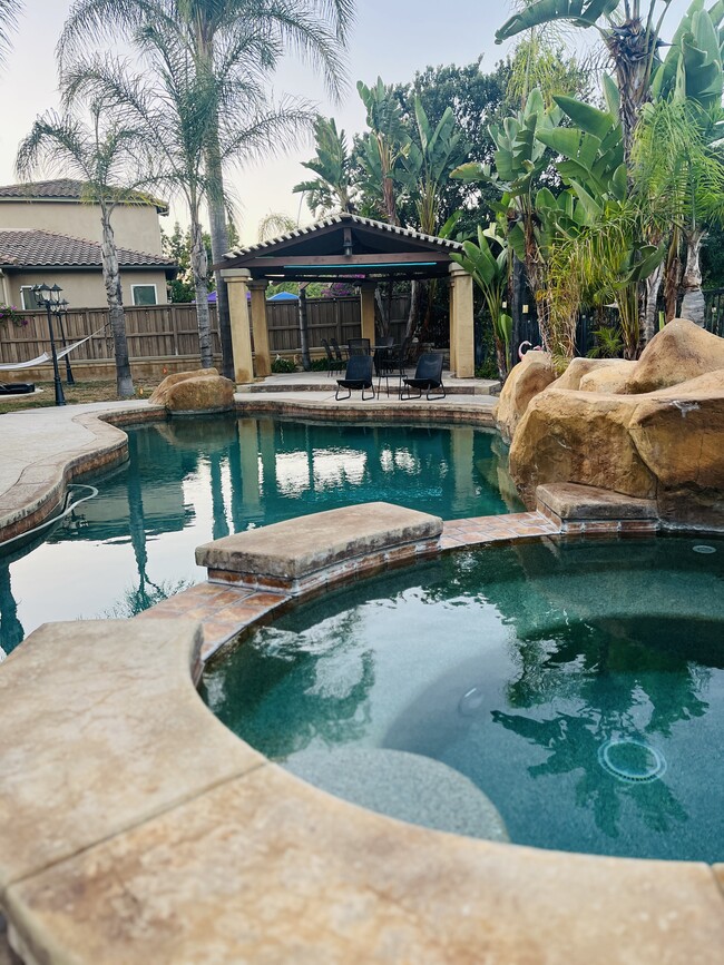 Foto del edificio - 877 Aspen Glen Rd