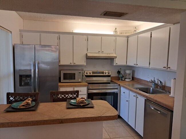 Foto del edificio - 9854 NW 3rd Ct