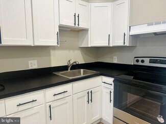 Building Photo - 229 Haverford Ave
