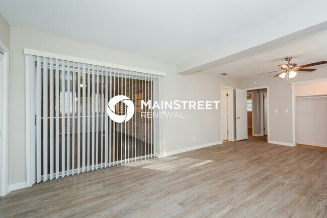 Foto del edificio - 3 Bedroom Pet-Friendly Home in Tampa, FL w...
