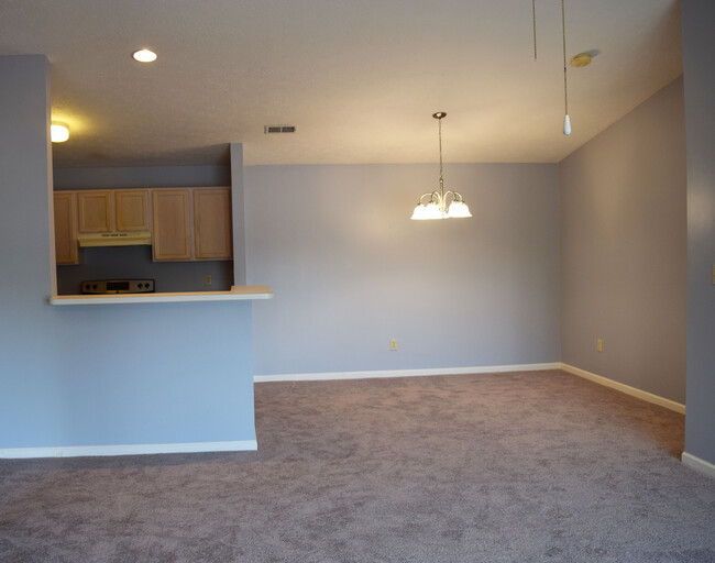 Building Photo - 8418 Glenwillow Ln
