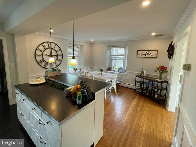 Foto del edificio - 116 Meredith St