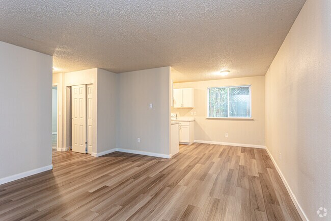 2 habitaciones, 1 baño - 730 pies cuadrados - Whispering Firs