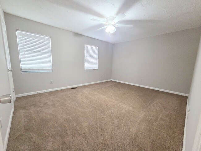 Foto del edificio - 2259 Salt Springs Pl