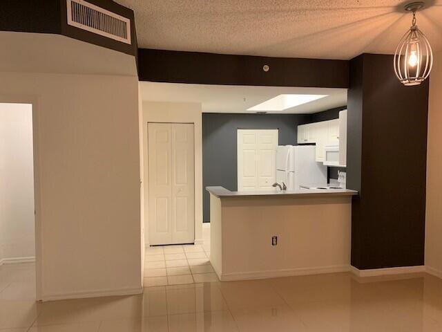 Building Photo - 2803 Sarento Pl