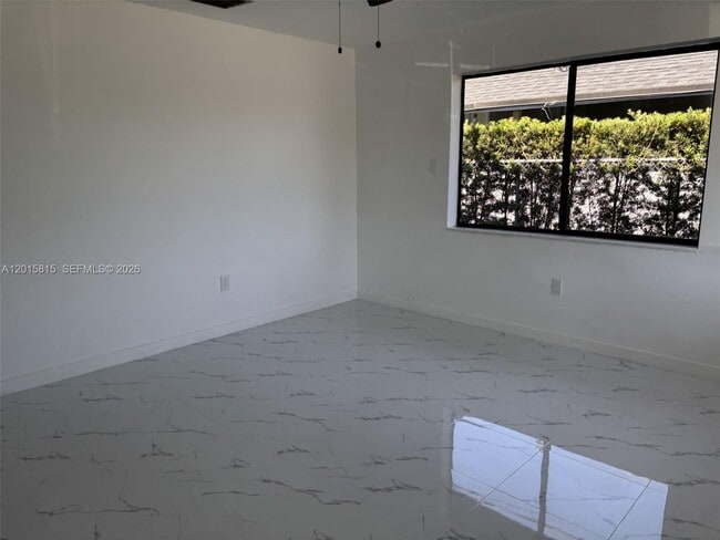 Foto del edificio - 7343 SW 21st St