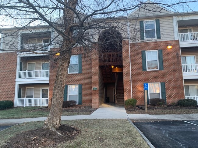 Building Photo - 211 S Knollwood Dr