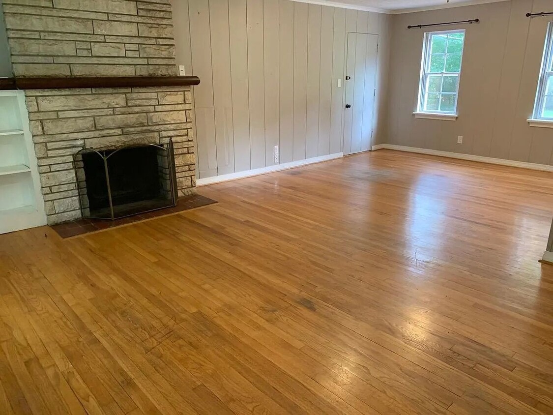 Building Photo - 1307 Melrose Dr