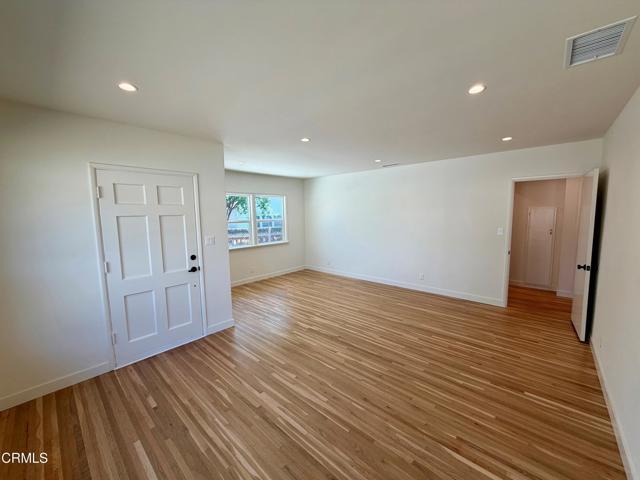 Building Photo - 131 Poinsettia Ave