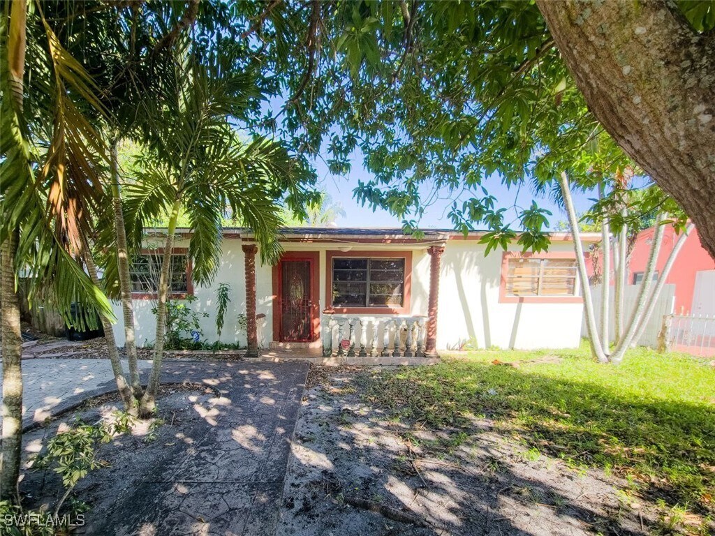 Foto principal - 271 NE 170th St