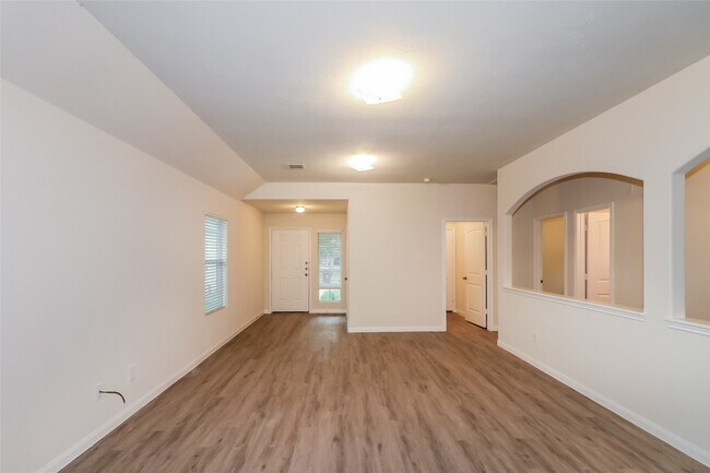 Foto del edificio - 5538 Plantation Forest Dr