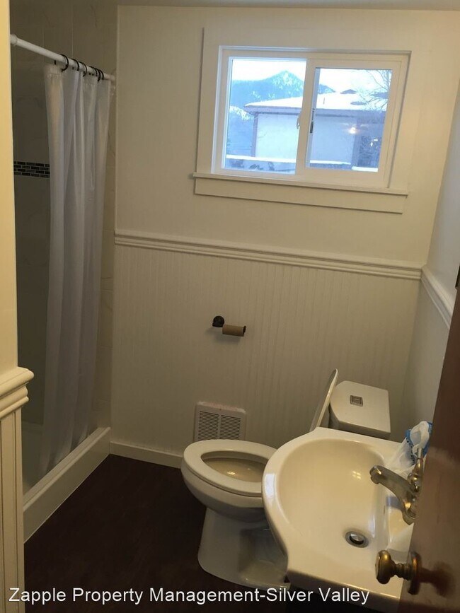 Foto del edificio - 1 br, 1 bath House - 462 Railroad Ave.