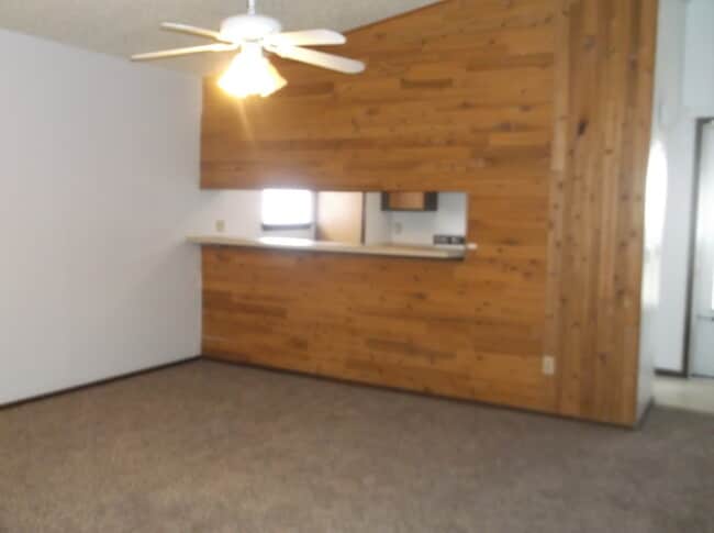 Foto del edificio - 2 Bed, 1 1/2 Bath, 1 Car Garage