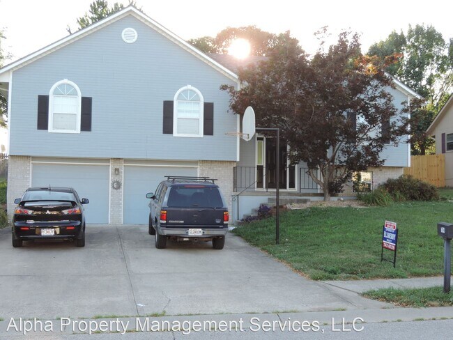 Building Photo - 3 br, 3 bath House - 704 Brookside Dr