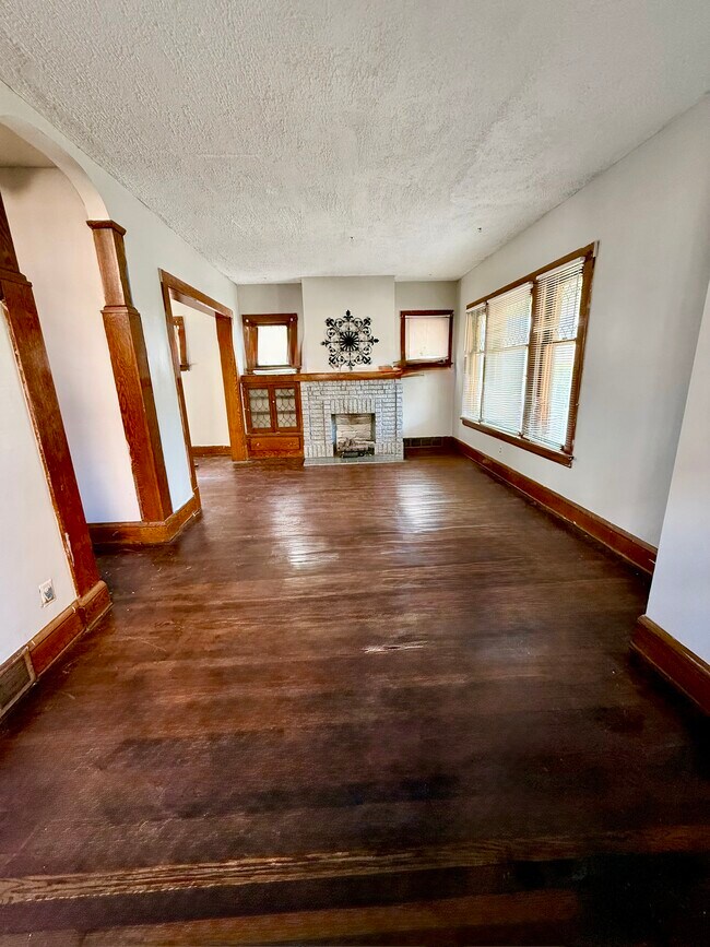 Building Photo - 12312 Buckingham Ave