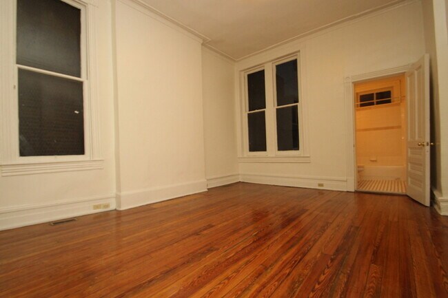 Foto del edificio - 12 E Biddle St