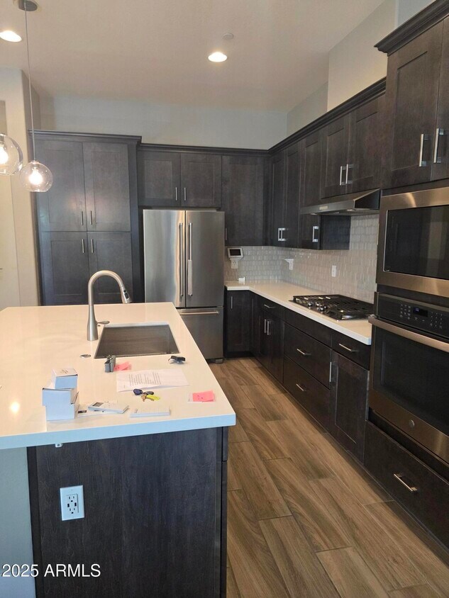 Building Photo - 7464 E Paraiso Dr