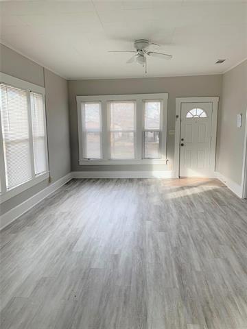 Building Photo - 520 E Day St