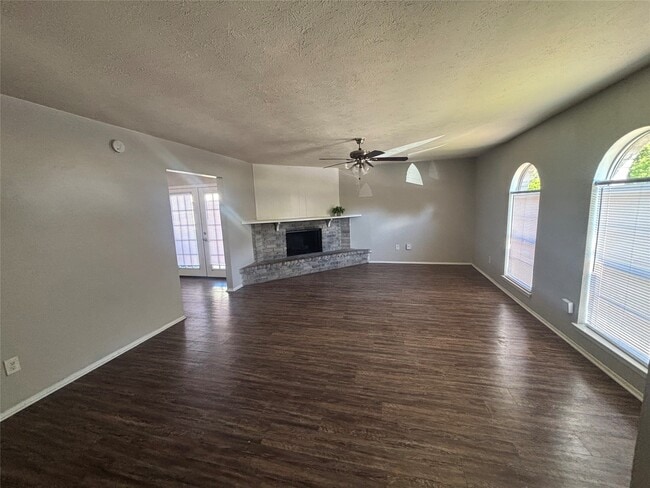 Building Photo - 22739 Millgate Dr