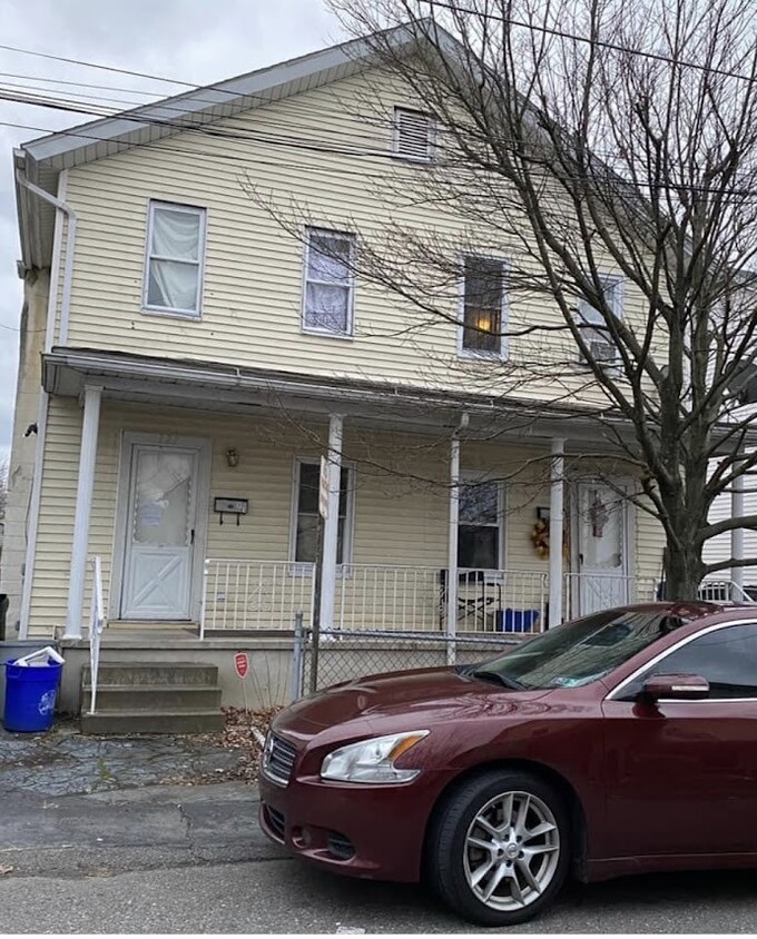 Primary Photo - 121 Morris Ave