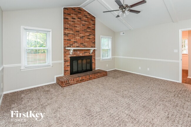 Foto del edificio - 8308 Lacewood Pl