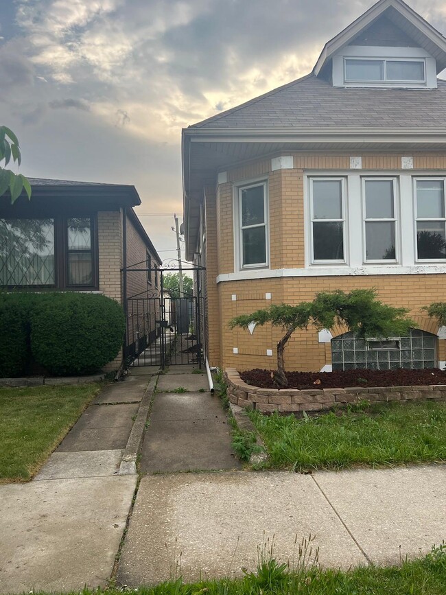 Building Photo - 6112 S Keating Ave