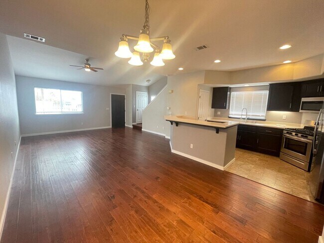 Building Photo - 1454 Jasmine Pl