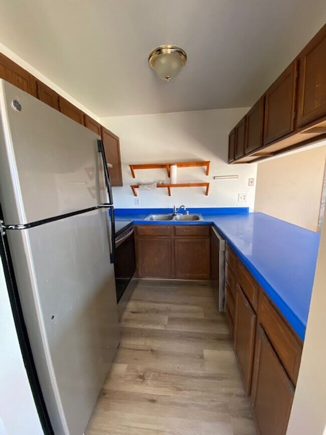 Foto del edificio - Private end unit 2 bedroom/1.75 bathrooms, pet friendly