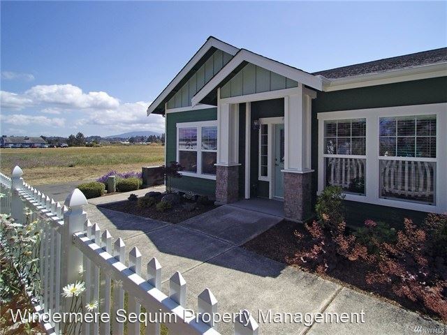 Building Photo - 2 br, 1 bath House - 452 E. Maple