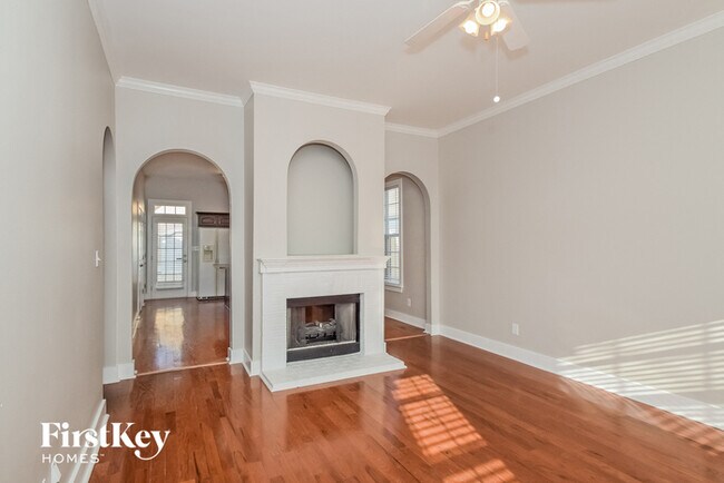 Building Photo - 6171 N Clubview Cir