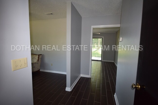 Foto del edificio - 206 Fairview Dr