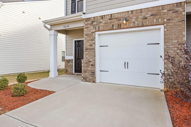 Foto del edificio - 5438 Thrasher Ln