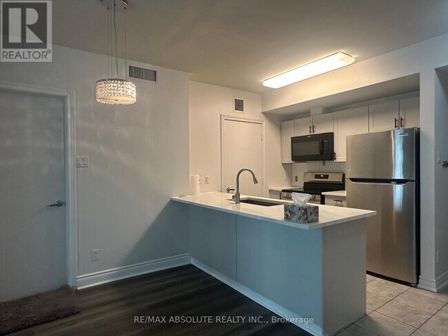 Building Photo - 234 Rideau St