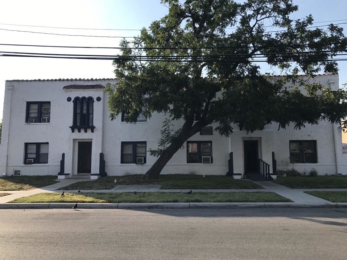 Foto principal - 303 Warren St